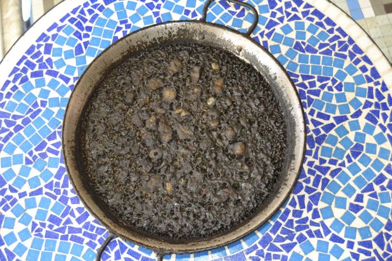 Receita de arroz preto (Arroz Negro)